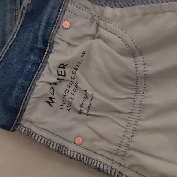 Mother jeans the Mid Rise Dazzler Ankle Fray  Color Riding The Cliffside Size 27 - Picture 7 of 9